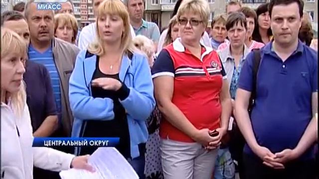Во дворе Лихачева,22 вопреки мнению жителей возводят торговый комплекс смотреть онлайн
