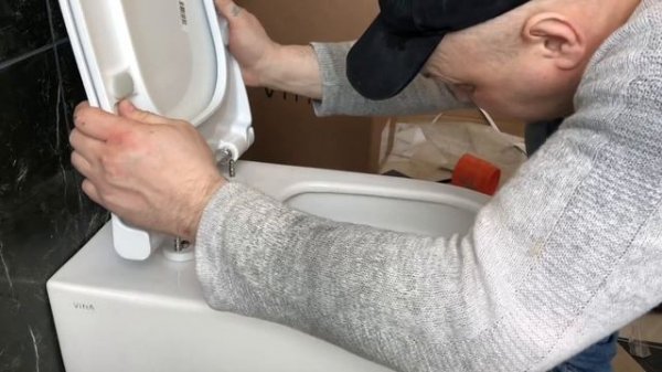 Как установить крышку с микролифтом на унитаз