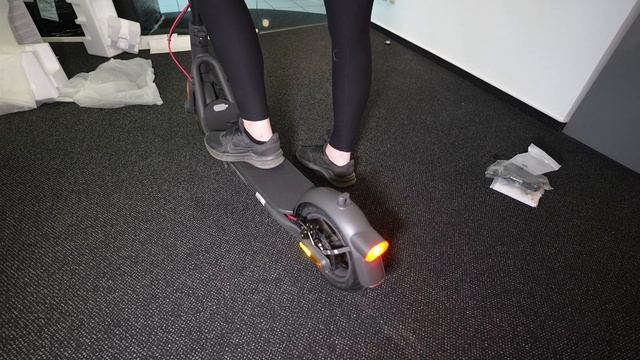Billige China Wohnmobil E-Roller Navee V50 mit Straßenzulassung: Unboxing und Test смотреть онлайн