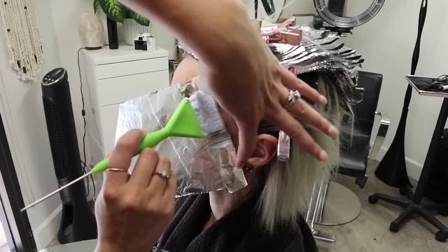 All Over Platinum to Dimensional Blonde Balayage in one Appointment | Easy Technique! смотреть онлайн