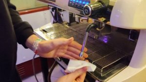 Чистка и уход за рожковой кофемашиной / Как помыть кофемашину?