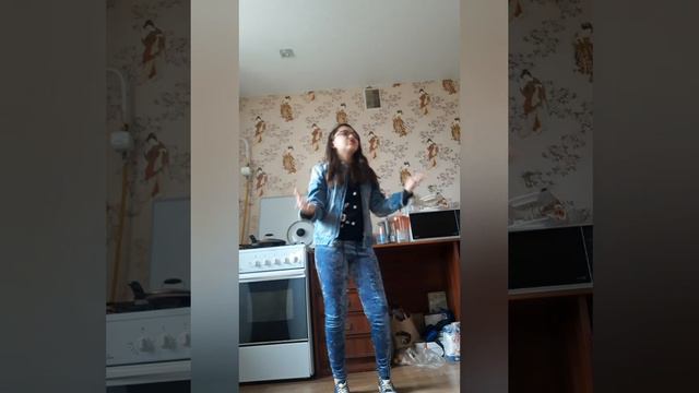 ЛУНА НЕ ЗНАЕТ ПУТИ(кавер) - Lena Music... смотреть онлайн