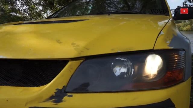 Новые тачки Джокера Mitsubishi Lancer 9 Evolution VS Mercedes-Benz W124 Coupe смотреть онлайн