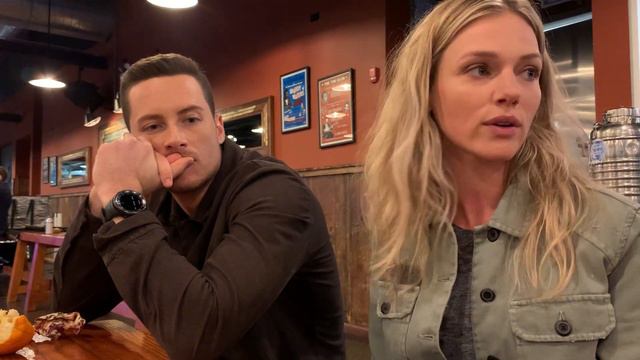 Jesse Lee Soffer and Tracy Spiridakos Interview | Chicago P.D. (2019) смотреть онлайн