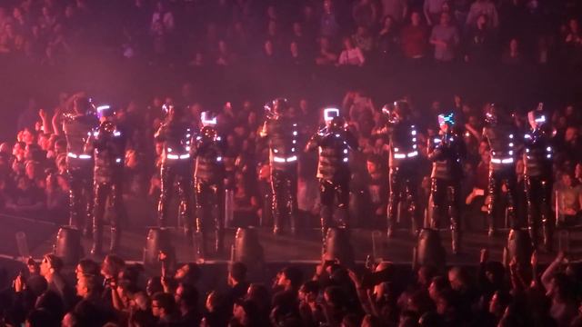 Muse - Algorithm Alt. Reality Intro/Pressure (Live in Sacramento, CA at Golden One Center 03/07/19) смотреть онлайн