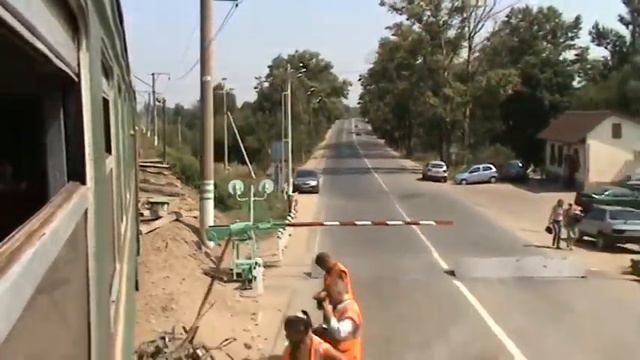 От пл. Перхушково до пл. Здравница на ЭР2Т-7147 смотреть онлайн