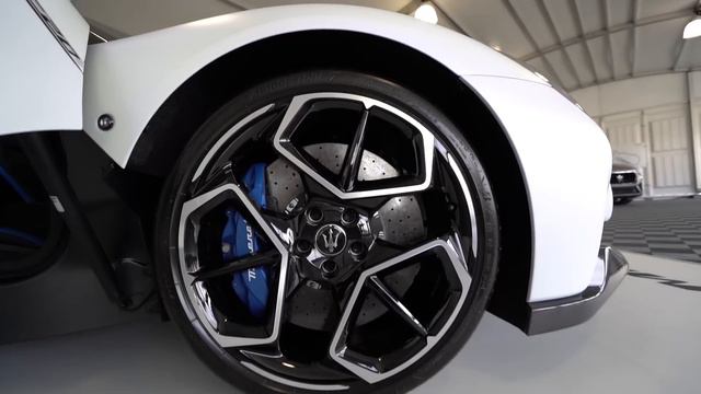 Meet The ONLY MC20 In America! Maserati's FIRST SUPERCAR In 15 Years... смотреть онлайн