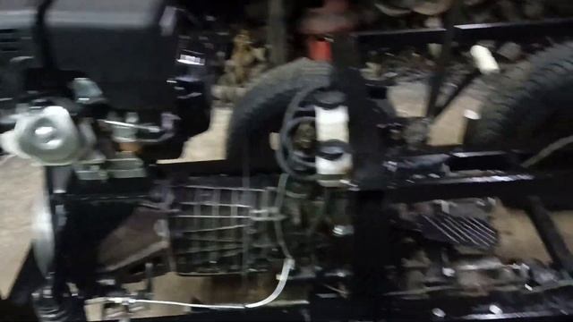 Гусеничный минитрактор с гусянками из покрышек т25, двигатель 15лс, раздатка нива,мост ВАЗ,КПП нива смотреть онлайн