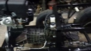 Гусеничный минитрактор с гусянками из покрышек т25, двигатель 15лс, раздатка нива,мост ВАЗ,КПП нива