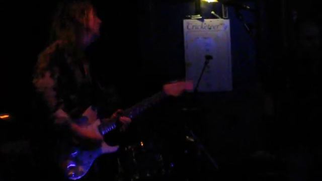 Innes Sibun Live at Eamonn's: "Little Wing" Solo 4/23/2009 смотреть онлайн