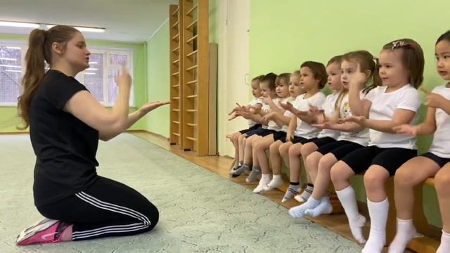 Пальчиковая гимнастика «Снежок»