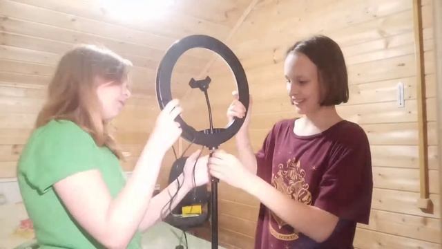 Распаковка лампы для тик токов / Или мы ржём 9 минут подряд смотреть онлайн