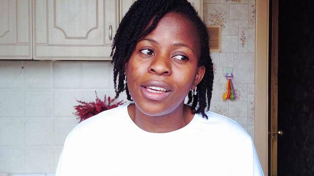 5 Плюсов жизни в России! Ганка говорит по-русски смотреть онлайн