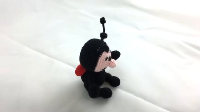 Вязаная божья коровка с коляской и малышом, 25 см. смотреть онлайн