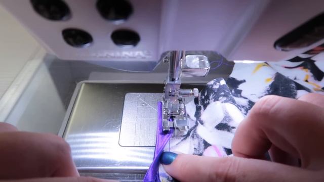 How To/How I :: Bias Binding A Raw Edge / Hong Kong Seam Finish