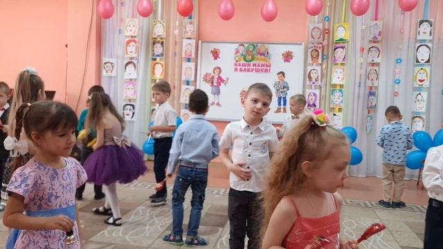 Утренник 8 Марта в средней группе "Незабудка" смотреть онлайн