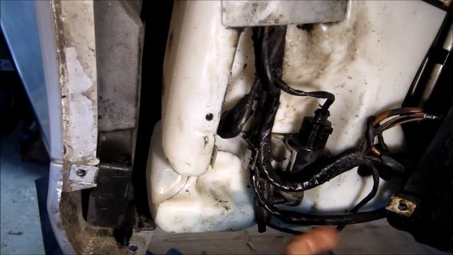 Mercedes Benz W203 C230 KOMPRESSOR Windshield Washer Pump Replacement