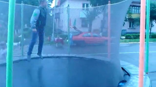 Сломал батут D смотреть онлайн
