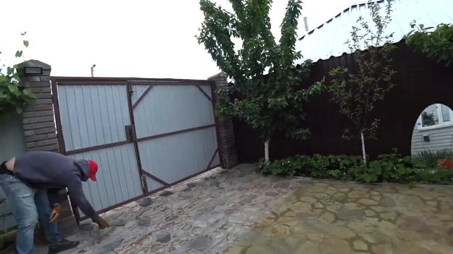 Как покрасить бетонные дорожки своими руками???/ Красим Бетон!!! /Самоделки смотреть онлайн