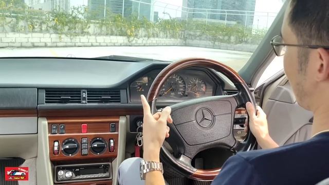 รีวิว Mercedes Benz W124 กับ W210 จุดต่อจุด งานนี้รักพี่เสียดายน้อง смотреть онлайн