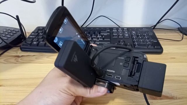 Canon Vixia HF R800 - Fixing Hiss Issues On External Mic смотреть онлайн