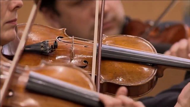 Rafał Blechacz plays Beethoven - Piano Concerto No. 2 Op. 19 in B-flat major смотреть онлайн