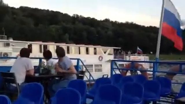 Прогулка по москве реке смотреть онлайн