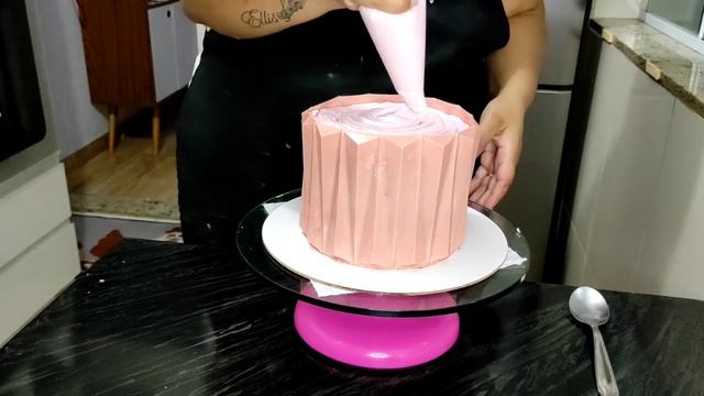 Bolo Com Placa de Textura Origami / Com Flores Naturais смотреть онлайн