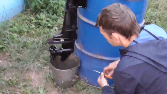 как поменять масло в редукторе двухтактного лодочного мотора смотреть онлайн
