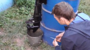 как поменять масло в редукторе двухтактного лодочного мотора