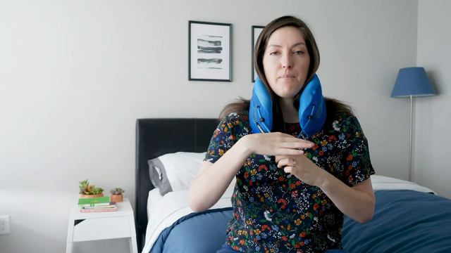Cabeau Evolution Cool Travel Pillow Review - Cool Enough For You? смотреть онлайн