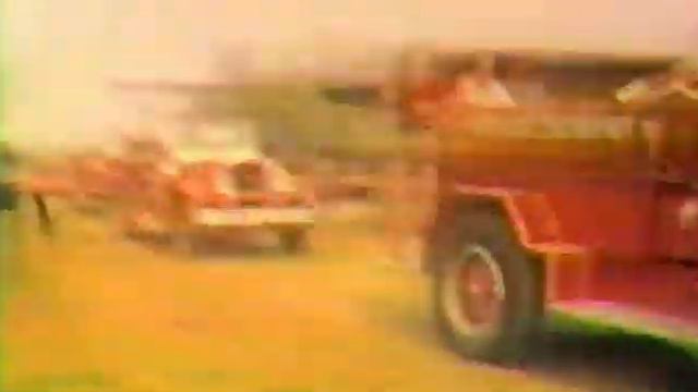 Amazing Fire Engines and Fire Buffs смотреть онлайн