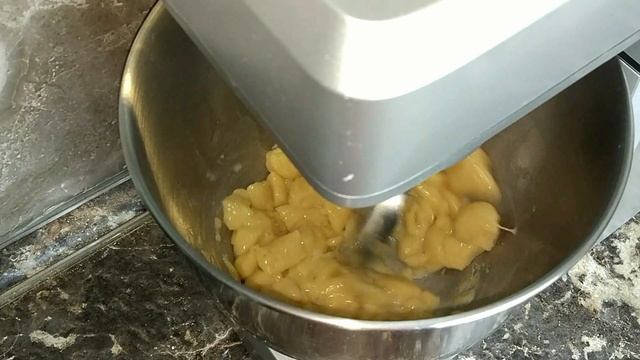 Заварное тесто для эклеров смотреть онлайн