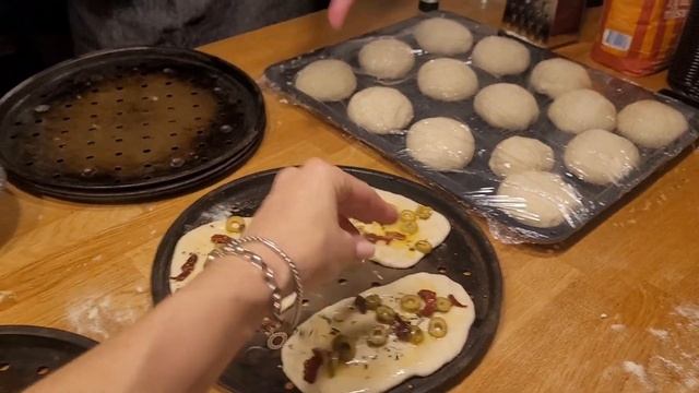 Лучший ресторан Таллина, где вы готовите сами. Гениальная идея создателей и клиенты в восторге