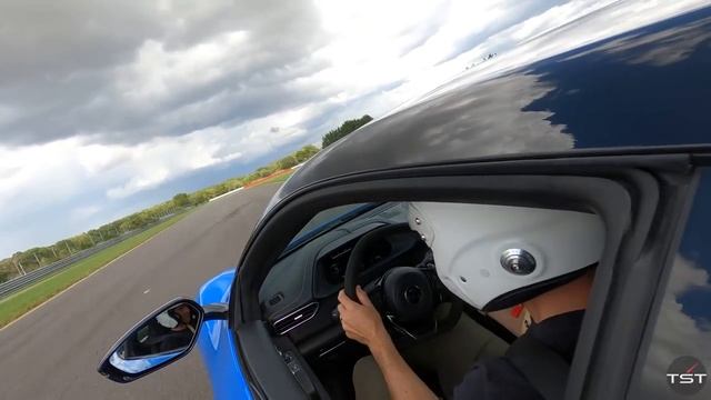 Is Lotus' Four-Cylinder AUTO as Good as the Supercharged V6? смотреть онлайн