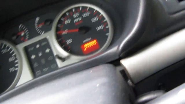 2002 Renault Clio Dynamique dci 65 reaches 100,000 miles смотреть онлайн