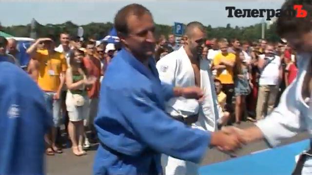 Бабаев и Надоша вышли в спаринг с.. смотреть онлайн