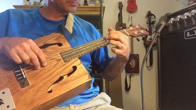 Homemade Tenor Ukulele In the Hall of the Mountain King смотреть онлайн