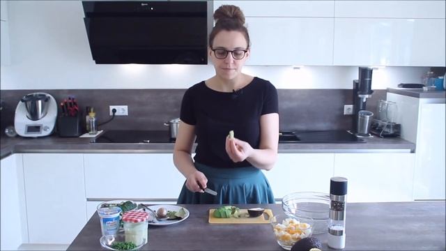 Салат из Авокадо с Яйцом. Быстро, вкусно на праздник подойдёт ? Avocadosalat mit Ei schnell & lecke смотреть онлайн