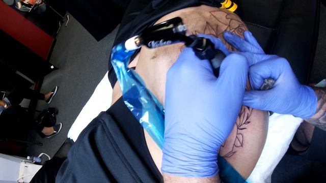 Tattoo Timelapse- thigh of roses episode смотреть онлайн