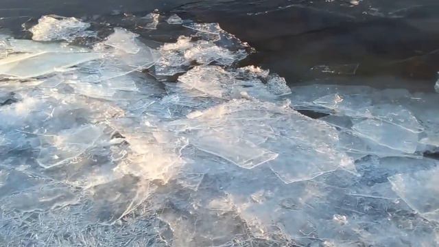 Ледоход и ледотреск на Волге смотреть онлайн