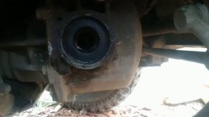 Сузуки Эскудо. Замена сальника редуктора, сальника ступцы, установка капролоновой втулки.