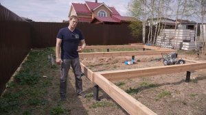 Обвязка основания пакетом досок. Инструкция по сборке НАРОДНОГО ДОМА. Построй Себе Дом своими рукам