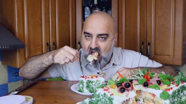 МЯСНЫЕ ТОРТЫ!!! КАК СКУЧНО Я ЖИЛ РАНЬШЕ... | MEAT CAKES | Жру.ру#277 | mukbang смотреть онлайн
