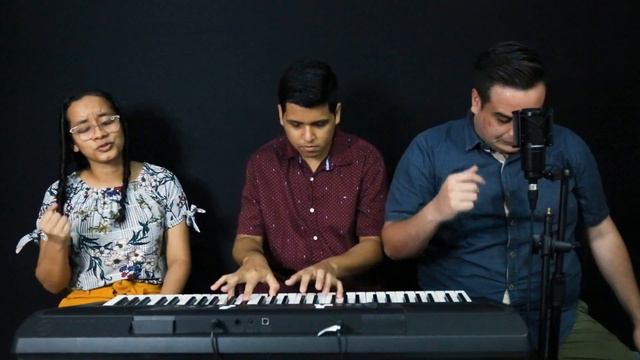 Bueno es alabarte - Oscar, Abigail y Santiago (cover) смотреть онлайн