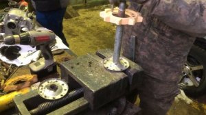 Снегоход буран, ходовая часть. Полная переборка ведущего и ведомого вала натяжителя.