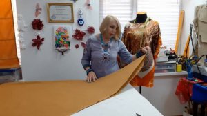 Платье по косой.