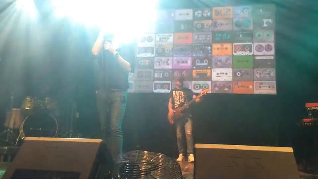 Бумбокс (Андрій Хливнюк) у Варшаві. Квіти в волоссі смотреть онлайн