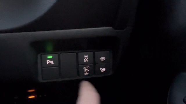 Honda Fit Shuttle 2016г., комплектация: «X Style Edition», пробег: 94000км, оценка: 3,5 балла. смотреть онлайн