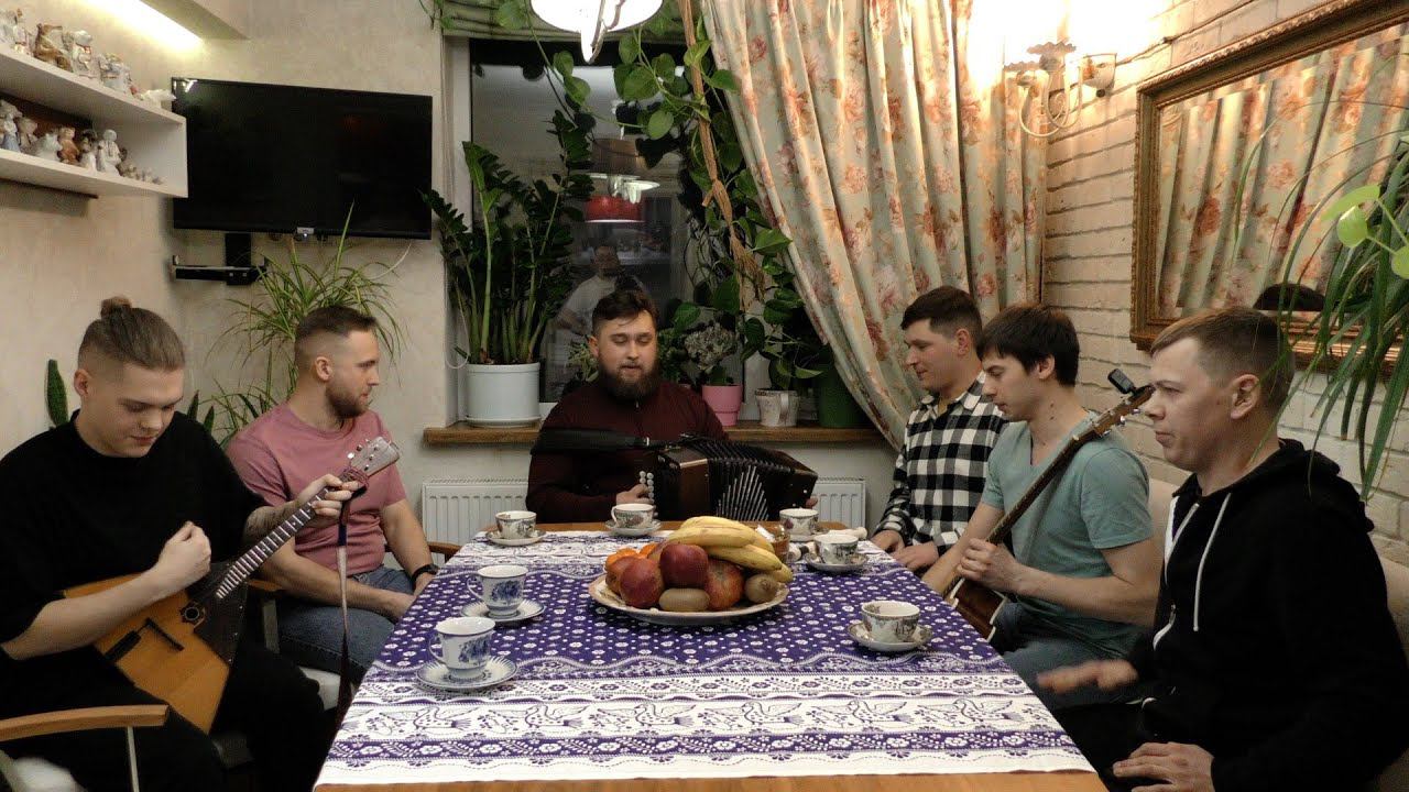 АНСАМБЛЬ "СИБИРЯКИ" В ГОСТЯХ У ВАЛЕРИЯ БОЛОТОВА! КУХНЯ ТАЛАНТОВ НА УЛИЦЕ БОЛОТОВА! смотреть онлайн